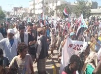 احتجاجات في أبين تندد بتدهور الأوضاع وتحذر الحكومة