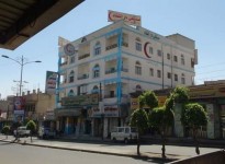 ميليشيا الحوثي تقتحم مستشفى دار الشفاء في إب وتفرض حارسا قضائيا تمهيدا لمصادرته