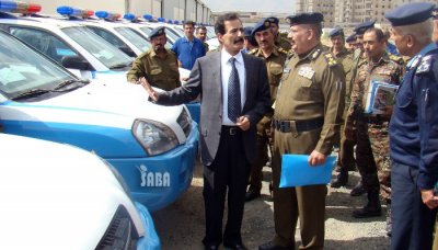 الداخلية توزيع 100 سيارة شرطة على ادارات المرور في محافظات الجمهورية 