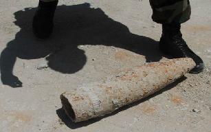 العثور على 33  قذيفة مدفعية  باليمن