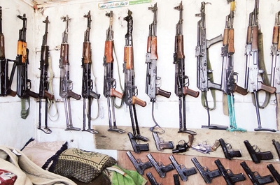  اليمن: أسواق السلاح تفتح أبوابها من جديد .. وتزايد في وتيرة الشراء