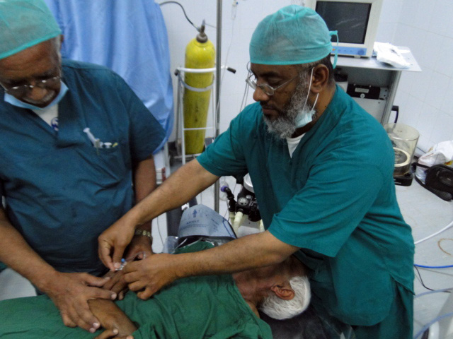 اختتام المخيم الطبي المجاني بمدينة الشحر بحضرموت 