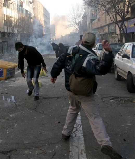   مواجهات عنيفة اليوم في العاصمة الإيرانية و مدن أخرى
