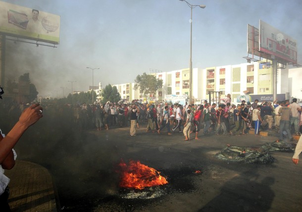 نقابات مهنية تدين قتل المتظاهرين في عدد من محافظات الجمهورية