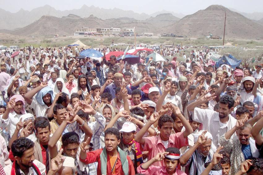 لم يكتف صالح بتمزيق اليمن سياسياً واجتماعياً واقتصادياً بل يسعى اليوم للحرب الأهلية
