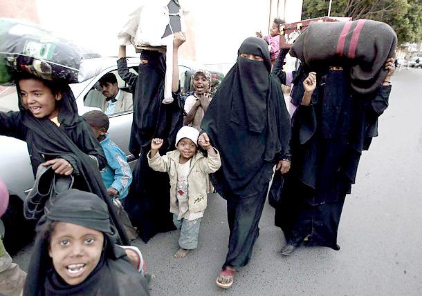 اليمن.. أزمة اقتصادية خانقة وتحذيرات من كارثة إنسانية مدوية