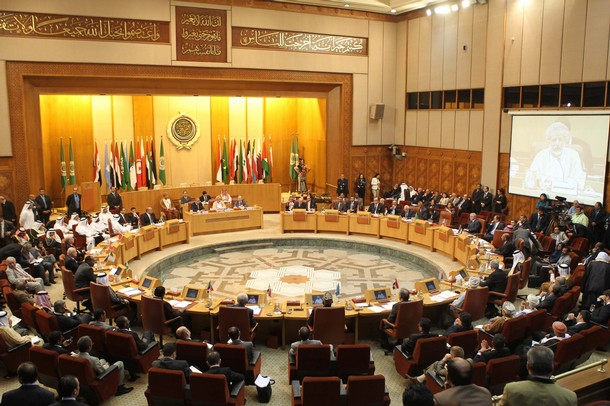 أصوات عربية تطالب بقمة طارئة لبحث الأوضاع في اليمن وليبيا وسوريا