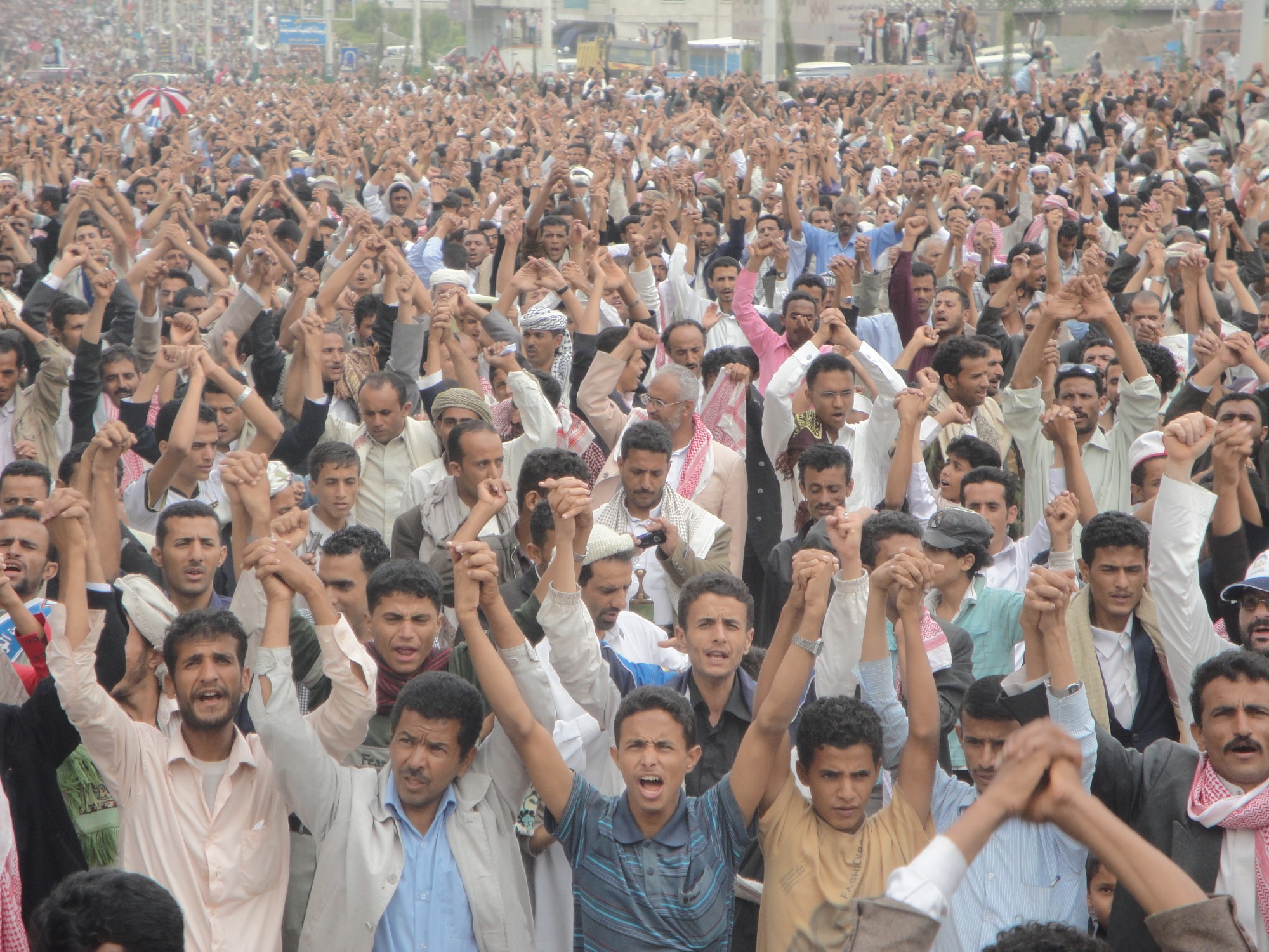  ما هو الحل أمام الثوار في ظل الغياب النهائي المحتمل لصالح خارج اليمن؟