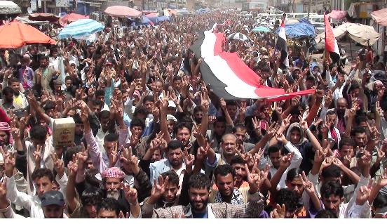 مسيرة حاشدة في دمت رحبت بالمجلس الوطني الانتقالي والمطالبة بالحسم الثوري .