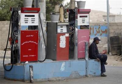 اختفاء كميات من الوقود بعد شحنها من المصافي إلى محافظة شبوة