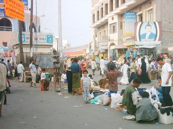 ارتفاع الأسعار يخطف فرحة المواطنين بقدوم العيد بالحديدة