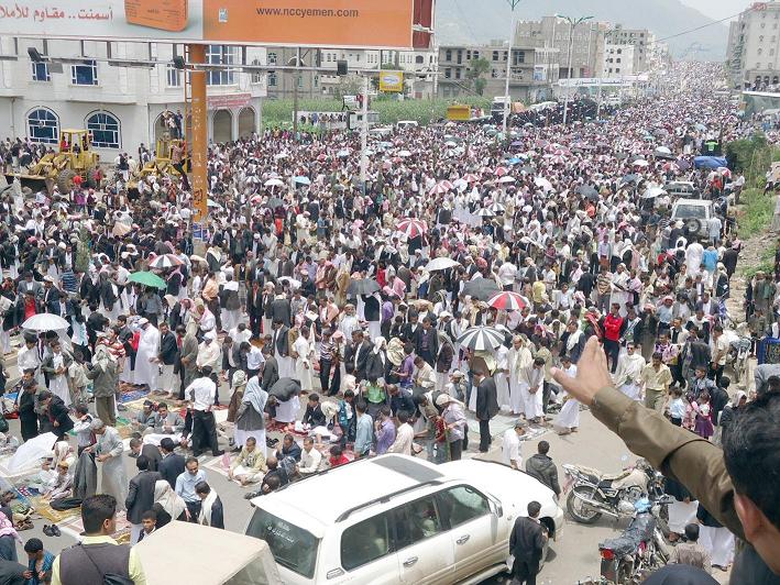 إب: مئات الآلاف في جمعة التصعيد الثوري للمطالبة بسرعة الحسم الثوري