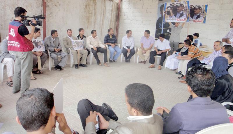 اعتصام لعشرات الصحفيين في مقر النقابة للمطالبة بإطلاق سراح أحمد فراص