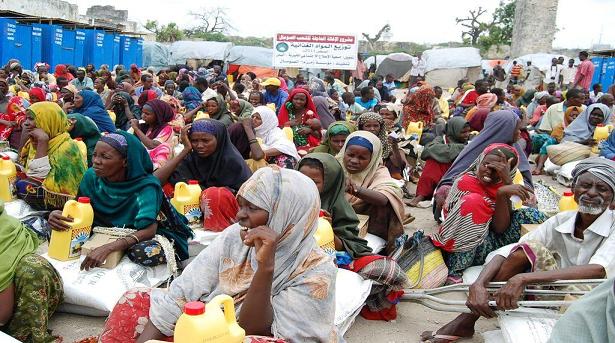 جمعية الاصلاح توزع الدفعة الأولى من معونة الشعب اليمني للأسر المتضررة من المجاعة في الصومال