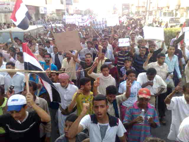  مسيرة حاشدة في الحديدة للمطالبة بمحاكمة بقايا النظام على المجازر الوحشية