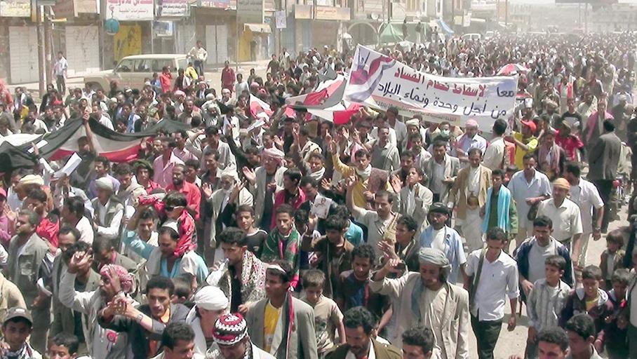  الضالع: مسيرتان في دمت وجبن تعهدتا بإسقاط نظام الفقر والأزمات 