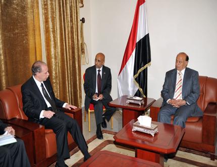 نائب الرئيس اليمني يبحث مع السفير الأميركي التطورات على الساحة اليمنية  