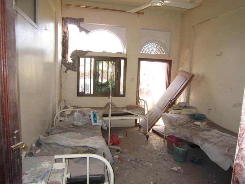 مستشفى الروضة بتعز .. المكان الذي انتهكت حرمته  وقصف وهو يعج بعشرات الشهداء ومئات الجرحى