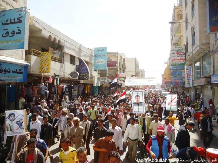 صنعاء..مئات الآلاف يرفضون التسويات السياسية وإعطاء الضمانات للقتلة