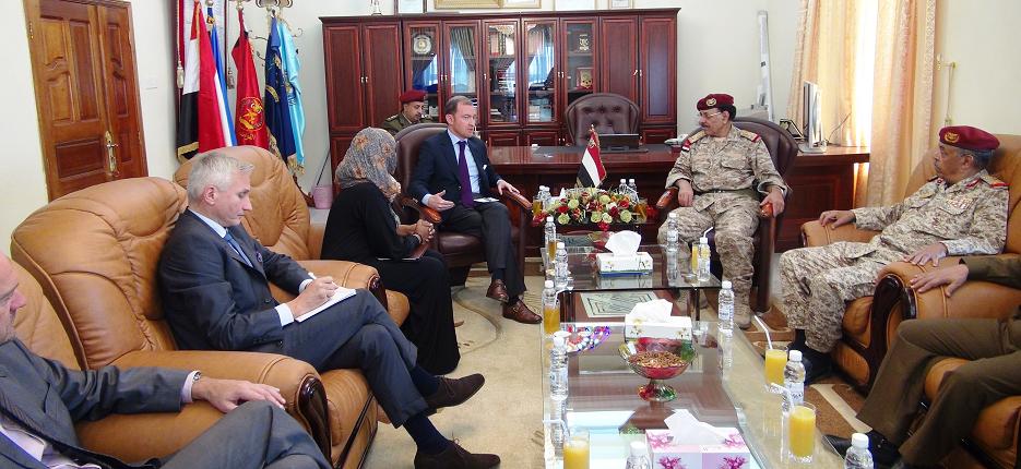 اللواء محسن يلتقي سفيري الاتحاد الأوروبي وفرنسا ويطالب بدعم تنفيذ المبادرة الخليجية 