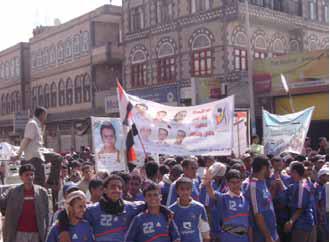 الثوار اليمنيون.. استمرار في التصعيد وإصرار على مدنية الدولة وتحقيق أهداف الثورة