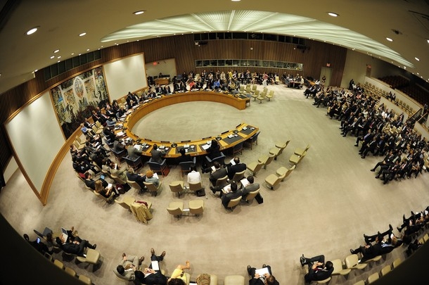 مجلس الأمن يشدد على محاكمة المسؤولين عن جرائم القتل وانتهاكات حقوق الإنسان باليمن