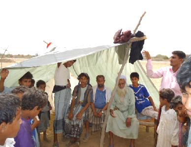 النازحون من محافظة حجة: لم نتلق أي مساعدات غذائية وإيوائية