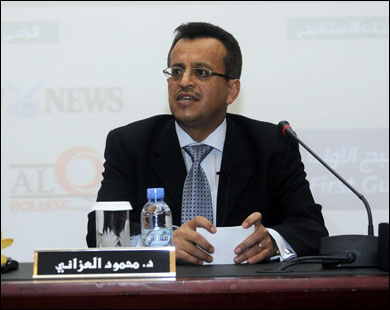 د. العزاني: أي ضغط لإزاحة أقارب صالح سيوازيه تسليم لبعض مقرات الجيش للقاعدة