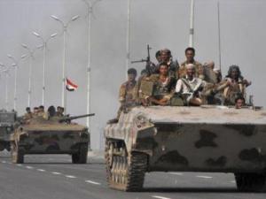 الحكومة تحث اللجنة العسكرية على سرعة هيكلة الجيش.. ووزير يقول: سقوط أبين جاء بقرار من صنعاء