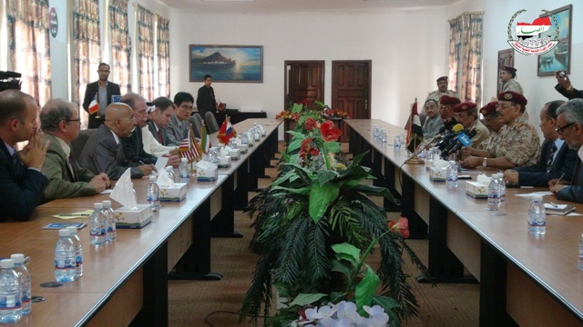 اللواء/ محسن يلتقي سفراء الدول الراعية لمناقشة تنفيذ المبادرة والتمرد على قرارات الرئيس