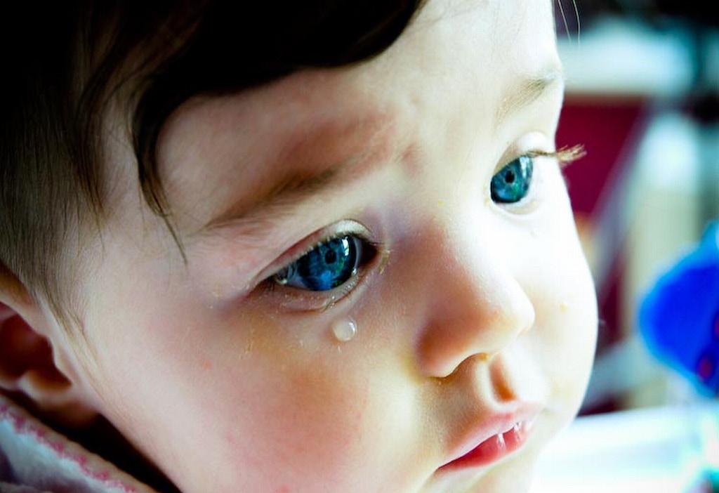 أسباب بكاء الطفل وكيفية تهدئته (1)