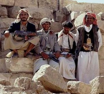 مقتل وإصابة أكثر من خمسة حوثيين بعاهم حجة إثر تجدد المواجهات مع القبائل