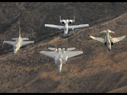 تقرير أميركي: أميركا تبحث خطة لإرسال طائرات عسكرية لليمن ومسؤولون أميركيون يحذرون