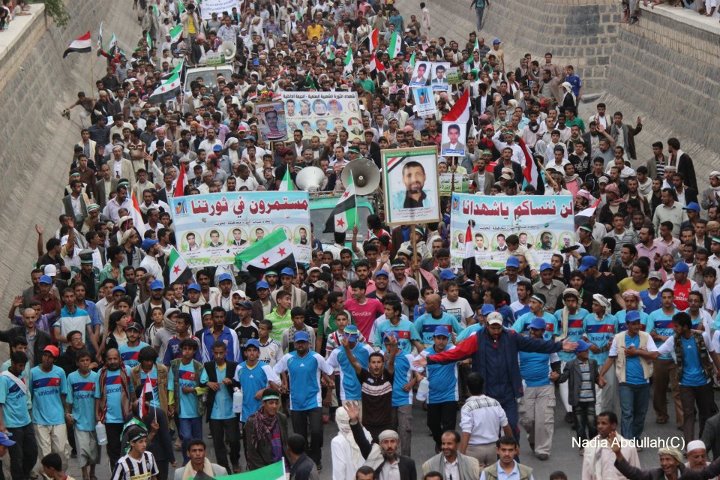 صنعاء تتضامن مع عدن بمسيرة حاشدة والجماهير تحتشد في جمعة