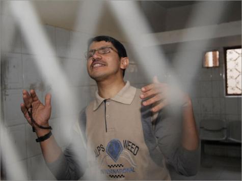 العفو الدولية تصف اعتقال الصحفي شائع بالتعسفي وتطالب بنقض حكم الإدانة وإطلاق سراحه