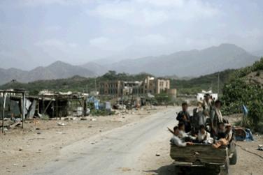 محلي حجة يؤكد احتواء المشاكل مع الحوثيين بإلزام الطرفين بالتحكيم ورفع النقاط المسلحة