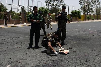  القاعدة تحذر المواطنين من التواجد حول المشاءات الحكومية وأماكن العسكريين بحريب مأرب