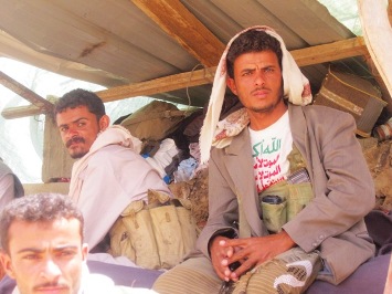  مسلحو الحوثي يعتدون على نجل العلامة محمد عبد العظيم ويقتلون ويصيبون 2 من مرافقيه