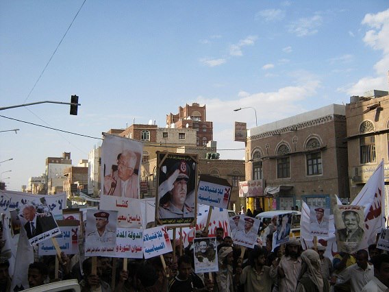  الثوار بصنعاء يبدأون تدشين الغضب الثوري بمسيرة حاشدة غداً الخميس