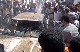 تدمير سيارة وإحراق متجر وتشقق منازل في انفجارات هزت مديرية بيحان بشبوة 
