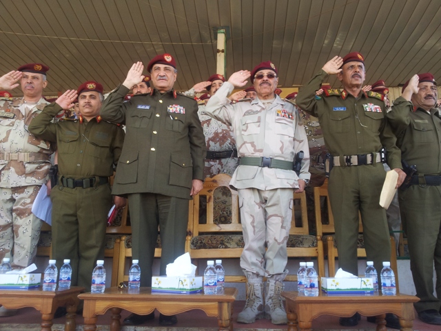 وزير الدفاع واللواء محسن يدشنان العام التدريبي في المنطقة الشمالية الغربية 
