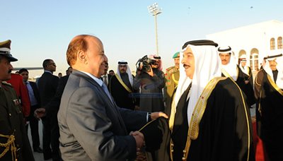 الرئيس يتوجه اليوم إلى السعودية بعد مباحثات بحرينية- يمنية بالمنامة