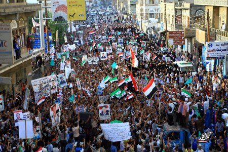  شباب الثورة يخرجون بمسيرة مليونية للمطالبة باستكمال قرارات التهيئة للحوار