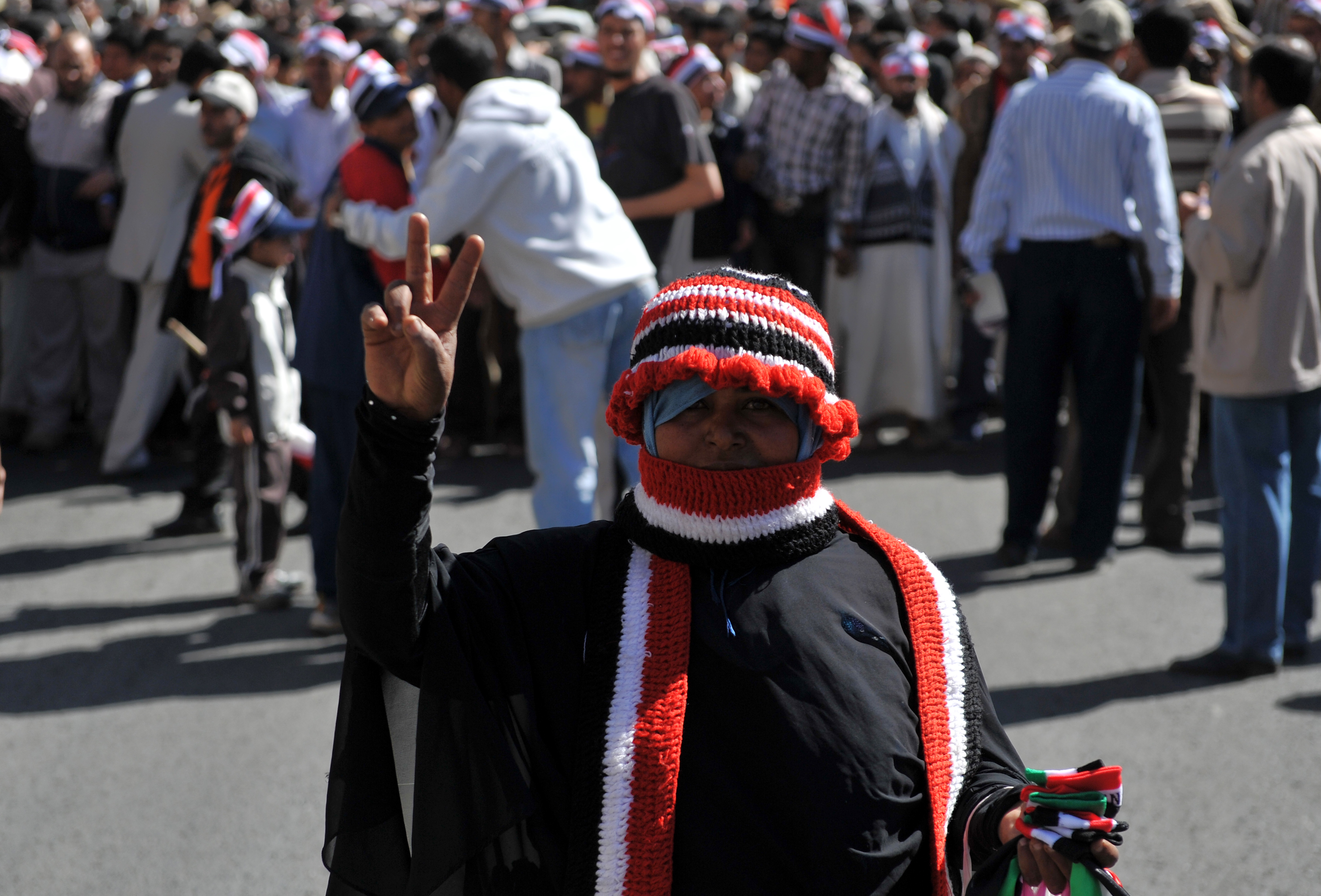  مسيرة حاشدة بصنعاء لمطالبة مجلس الأمن بلجنة تحقيق في جرائم صالح وتجميد أرصدته