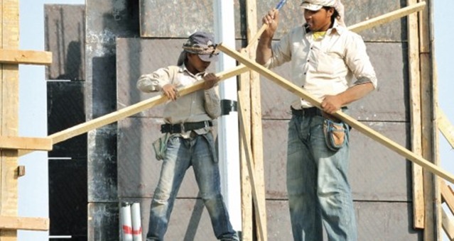 السعودية تشهد ارتفاعاً في أجور عمالة البناء ومهن أخرى إلى الضعف