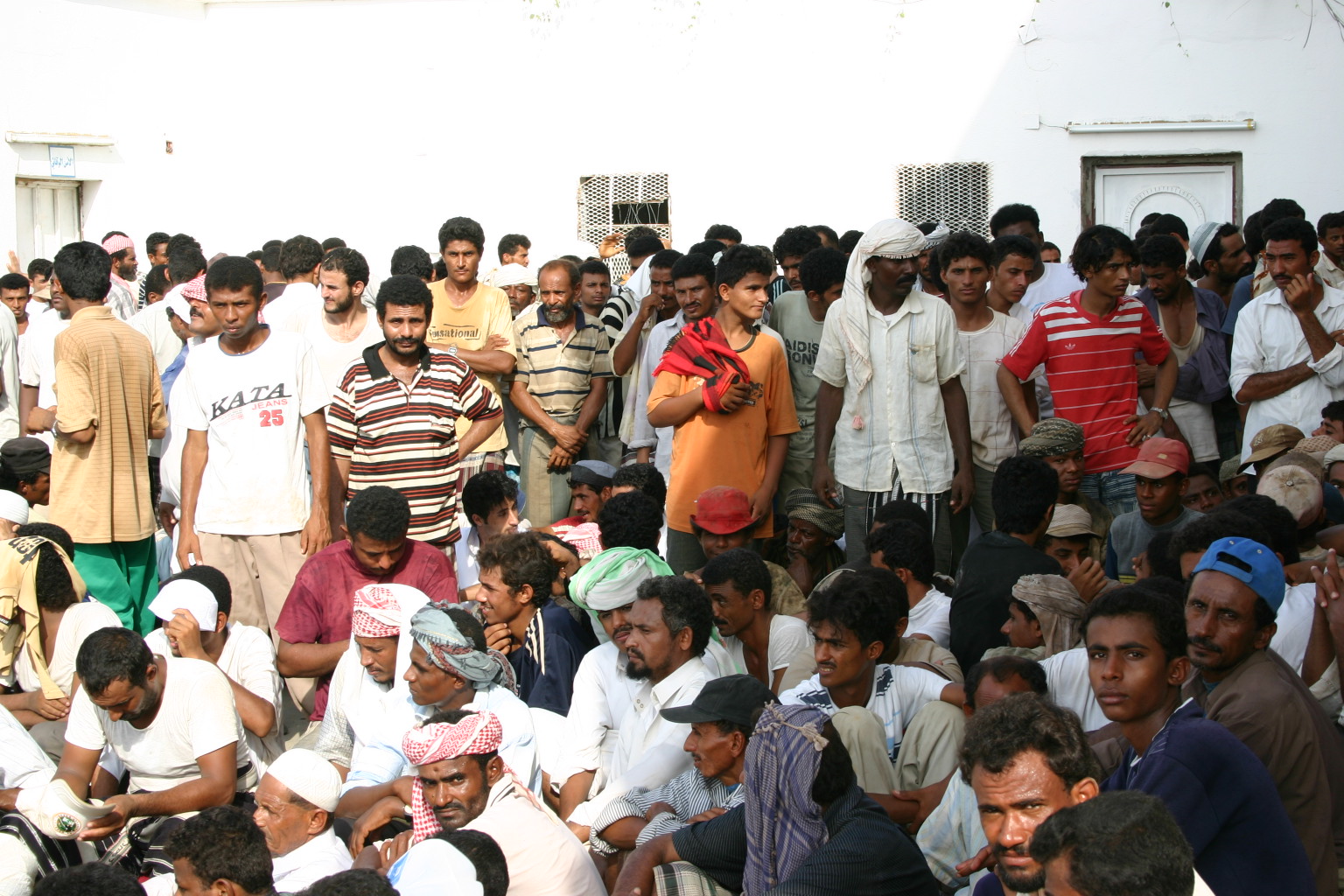 آلاف العمال يغادرون السعودية مع اقتراب انتهاء مهلة تصحيح الأوضاع
