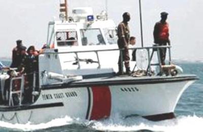 ضبط 3 قوارب محملة بالألعاب النارية والسجائر المهربة في رأس العارة وقرب ميون