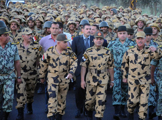 صحف ألمانية: الجيش المصري يربي أجيالاً حاقدة ويزج البلاد في الفوضى ويقوي الفلول