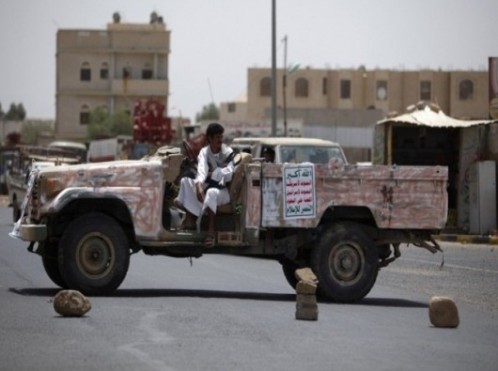 الحوثيون يحتلون مدرسة ونقطة بدماج صعدة ومقتل وإصابة 14 في انفجار ناقلة وقود