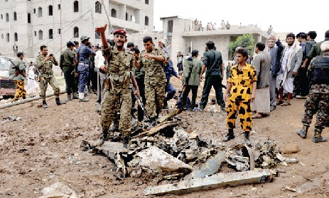 سقوط طائرة سخواي جنوب صنعاء واستشهاد قائدها وإصابة 